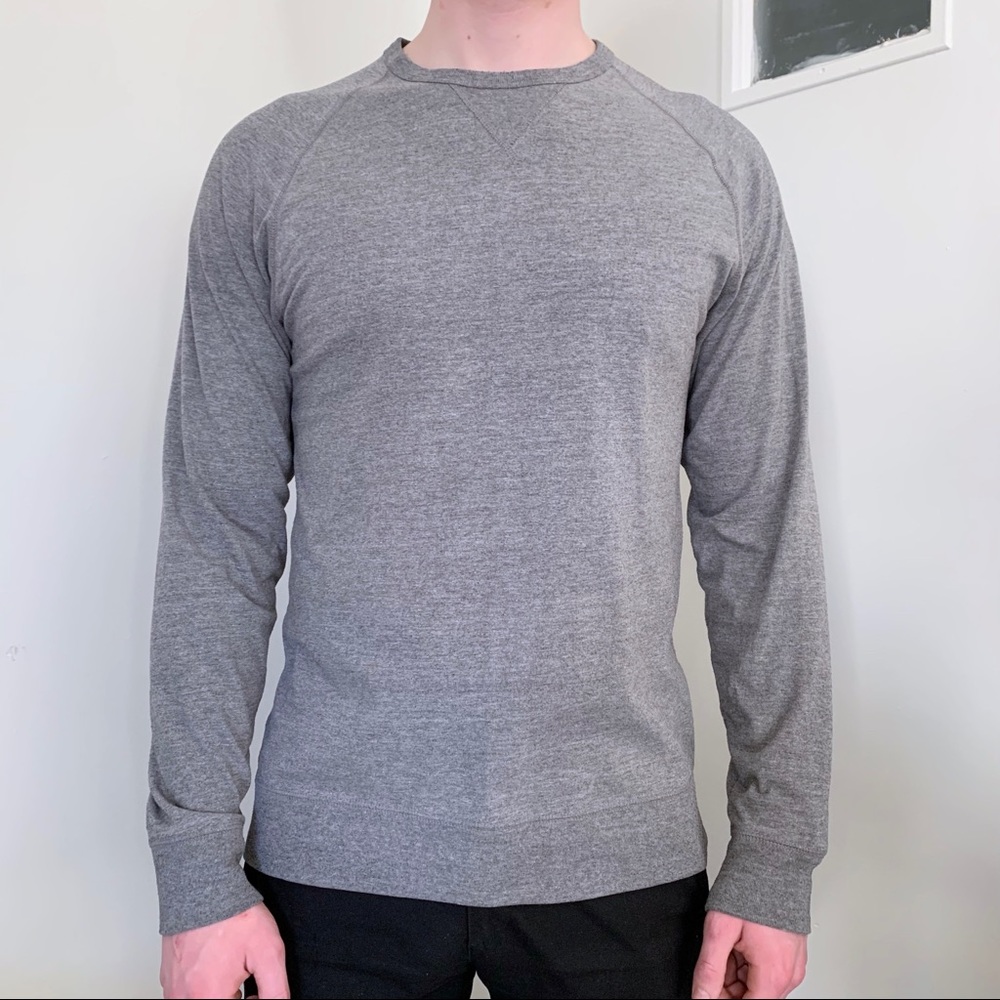 Old Navy Gray Crewneck Long Sleeve Shirt Basic Y2K Preppy Classic Fall Casual M
